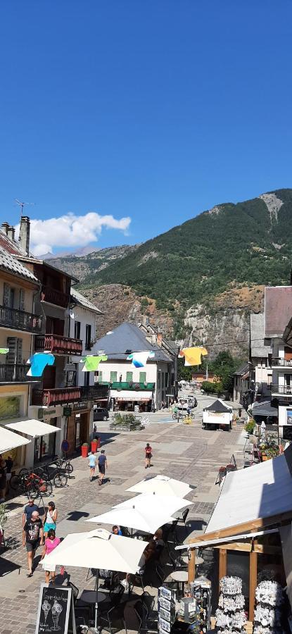 Appartement Grenat Bourg D'Oisans Le Bourg-dʼOisans Dış mekan fotoğraf